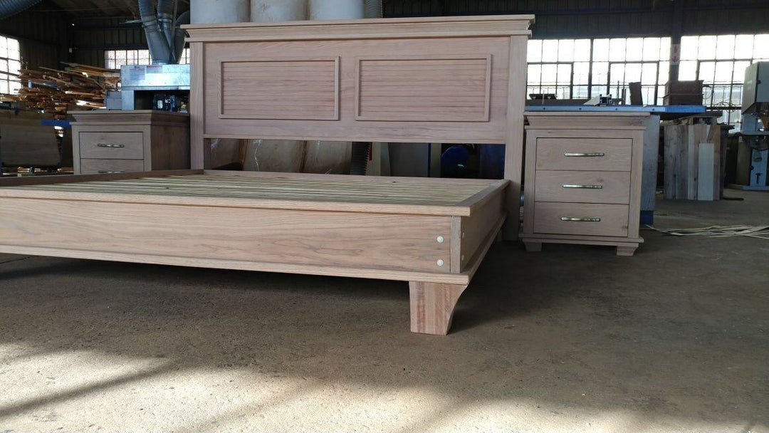 Oak Classic Style bed King size with rubio monocoat sealant