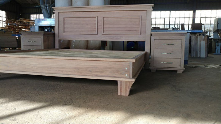 Oak Classic Style bed King size with rubio monocoat sealant